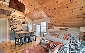 Cheery Pet-Friendly Studio W/ Shared Fire Pit